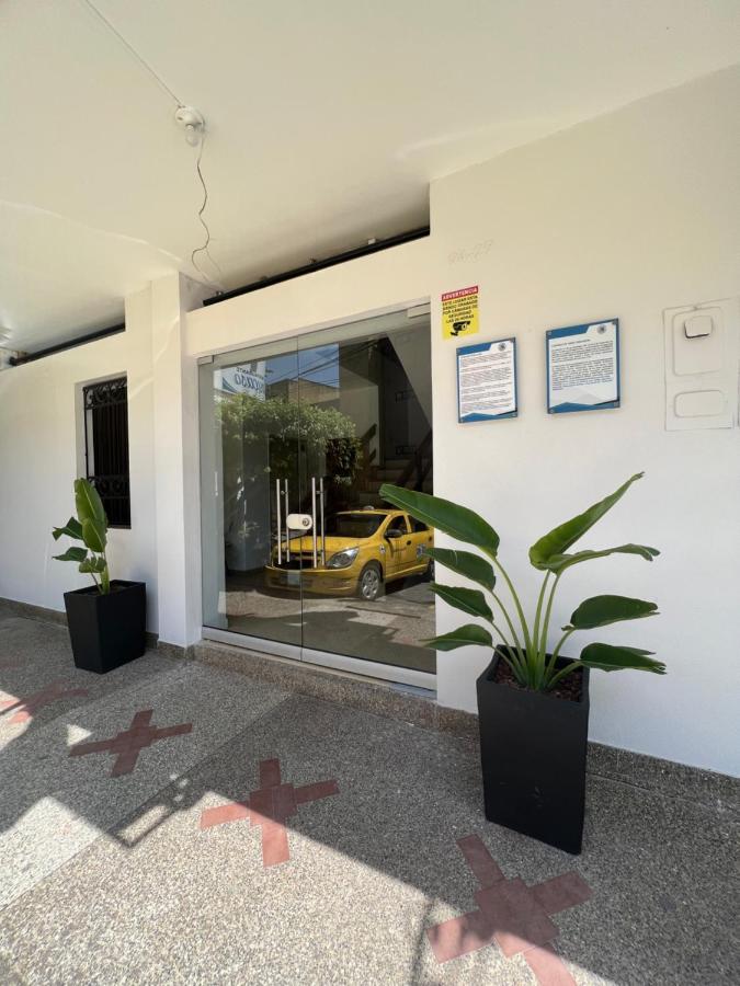 Hotel Caucasia Kültér fotó