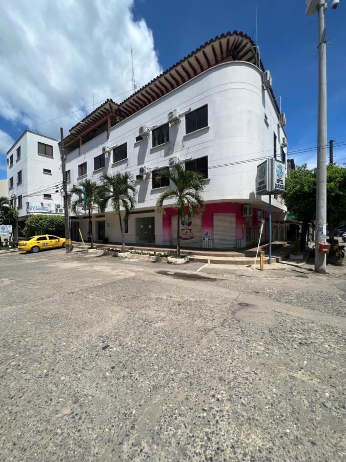 Hotel Caucasia Kültér fotó